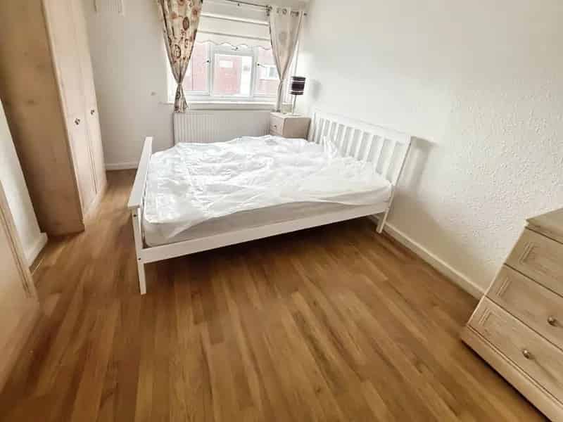 2 Bedroom Mid Terrace House to Rent London E16