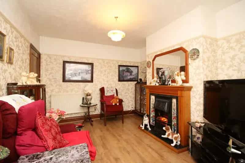 3 Bedroom Semi Detached House for Sale Rhyl LL18