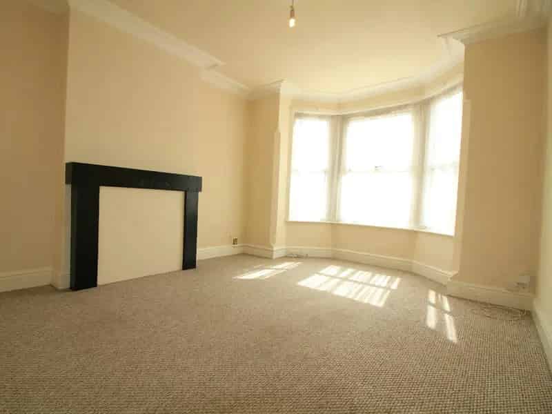 Spacious Ground Floor Flat Near Bulwell Town Centre
