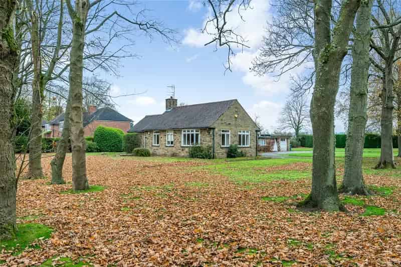 4 Bedroom Detached Bungalow for Sale Alwoodley Lane Leeds