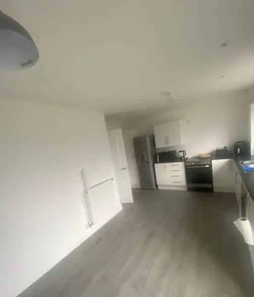 3 Bedroom Terraced House Solar Panels Parking Central Heating Double Glazing