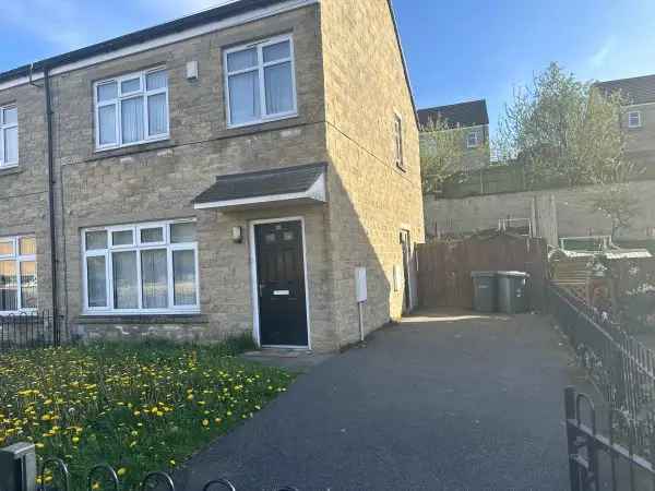 House For Rent in Bradford, England