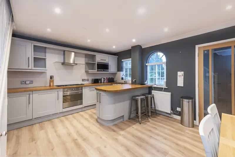 3 Bedroom End of Terrace House to Rent