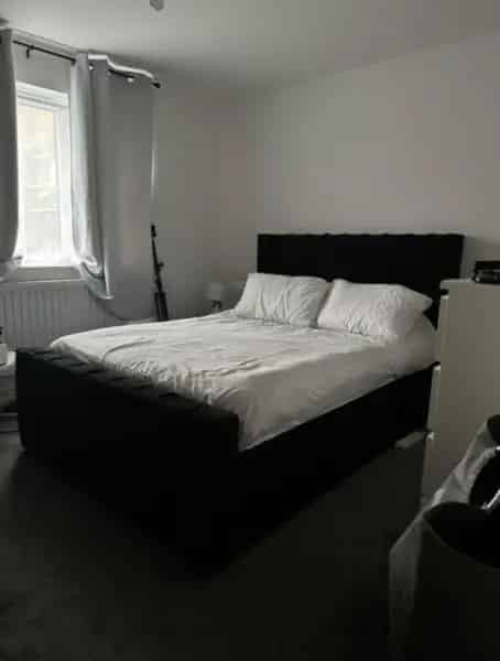 Ground Floor Flat Near Station Shops Schools