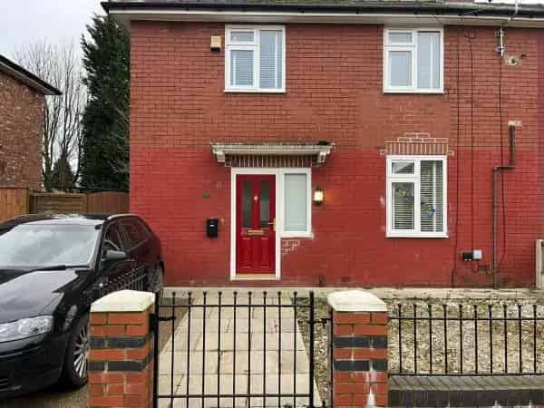 2 Bedroom Semi Detached House Winton Spacious Kitchen Garden Parking