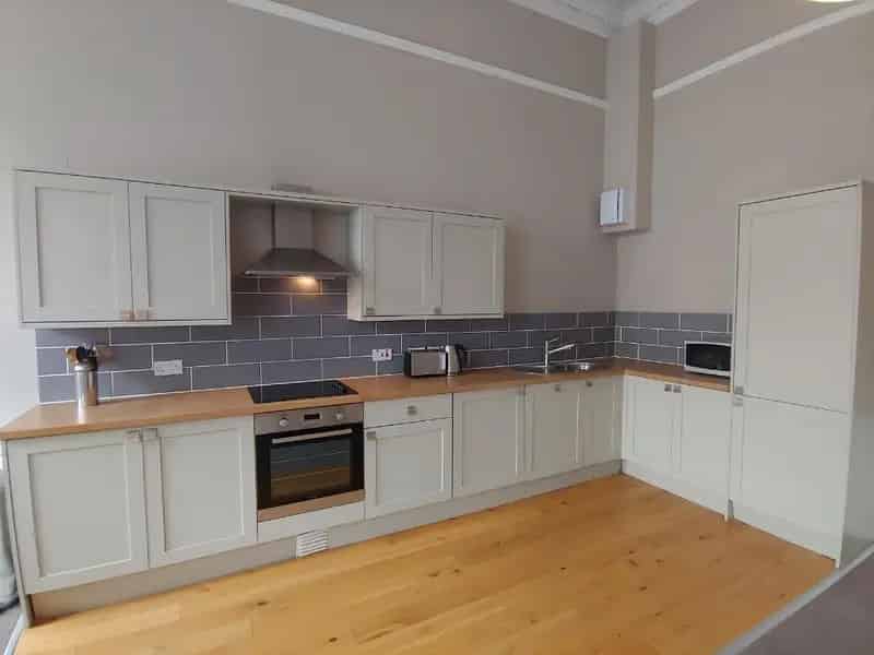 5 Bedroom Flat to Rent