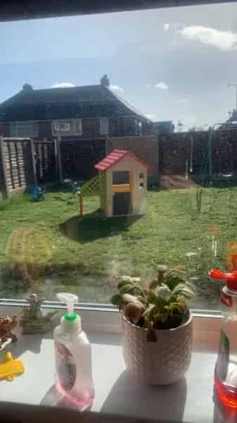2 Bedroom House with Garden on Quiet Street