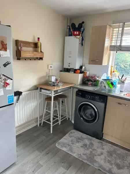 Beautiful 2 Bed 1st Floor Flat in Quiet Village
