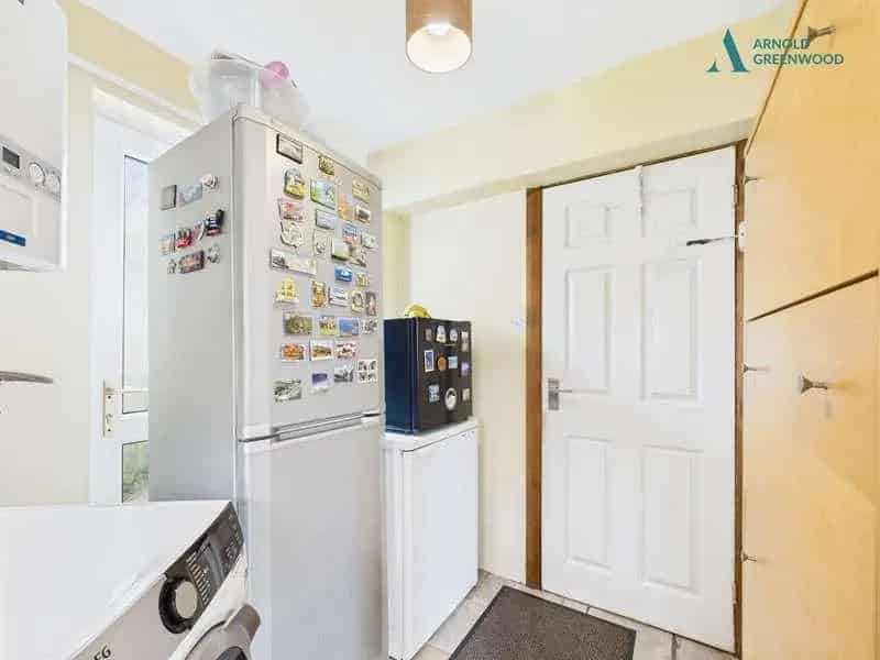 5 Bedroom End of Terrace House for Sale