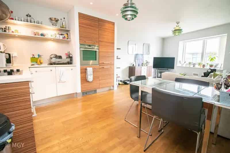 1 Bedroom Apartment Cardiff Bay Celestia Furnished Parking Concierge