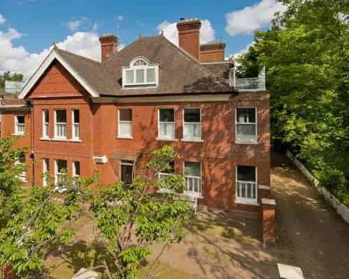 Two Bedroom Apartment Weybridge Surrey