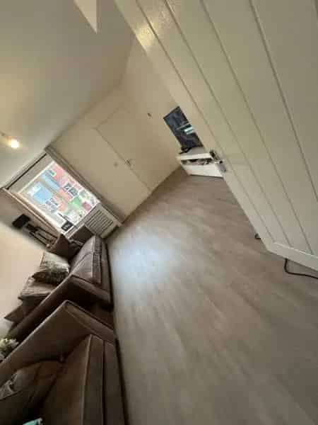 3 Bedroom House Chinnor Large Garden Driveway Parking Close Schools Shops