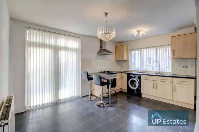 2 Bedroom Semi Detached House To Rent No Forward Chain
