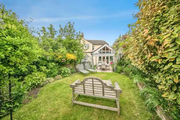 5 Bedroom Family Home with Garden and Driveway Parking Near Top Schools