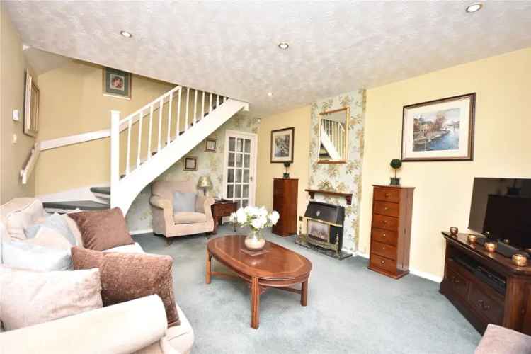 House For Sale in Leeds, England