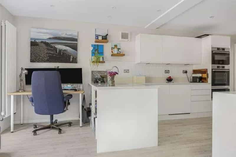4 Bed House for Sale Emmer Green Spacious Family Home