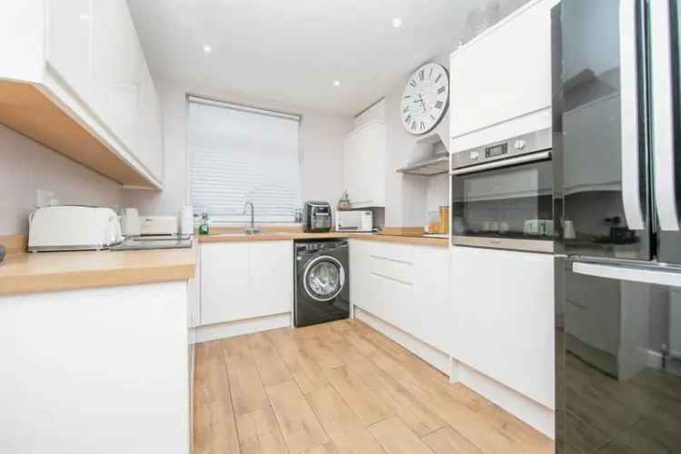 4 Bed Family Home with South-Facing Garden