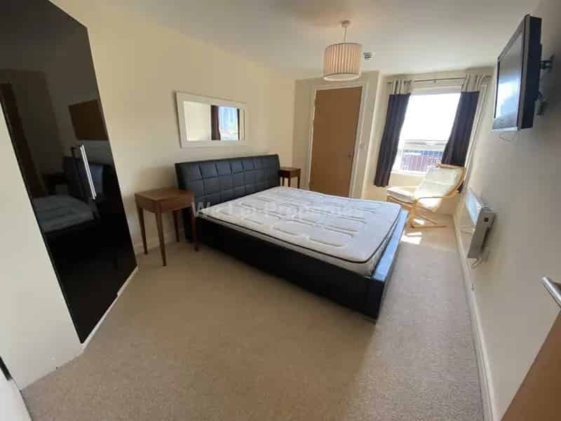 2 Bedroom Penthouse Apartment to Rent