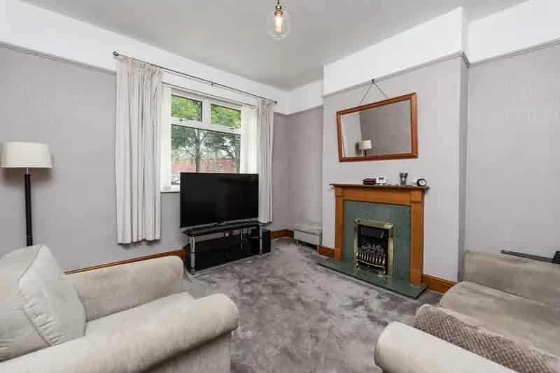 3 Bedroom Mid Terraced House For Sale in Castleford