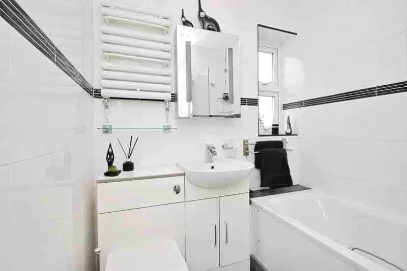 2 Bed Semi-Detached Bungalow Near Seafront