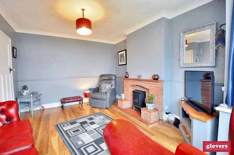 3 Bedroom Link Detached House for Sale Wheelers Lane