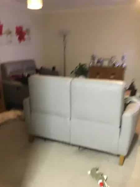 1st Floor Property with Bedrooms Bathroom Kitchen and Living Room