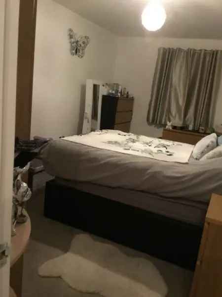 Flat For Rent in Eastleigh, England