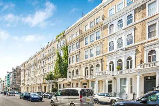 Maisonette for sale in Queen's Gate Place, South Kensington, London SW7