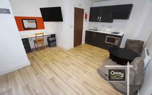 Southampton City Centre Studio Flat Students All Bills Included