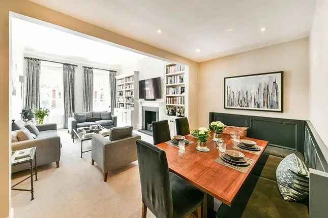 Flat for sale in Pont Street, London SW1X