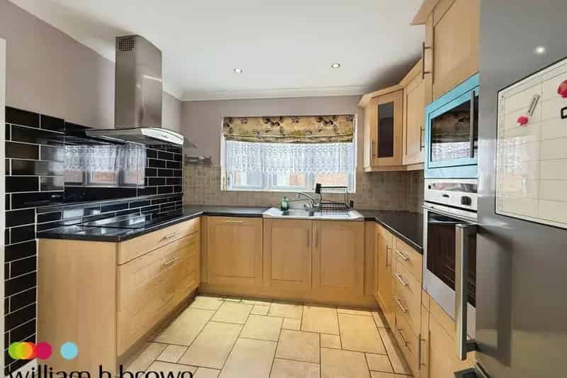 3 Bed Detached House with Garden and Zero Deposit Option