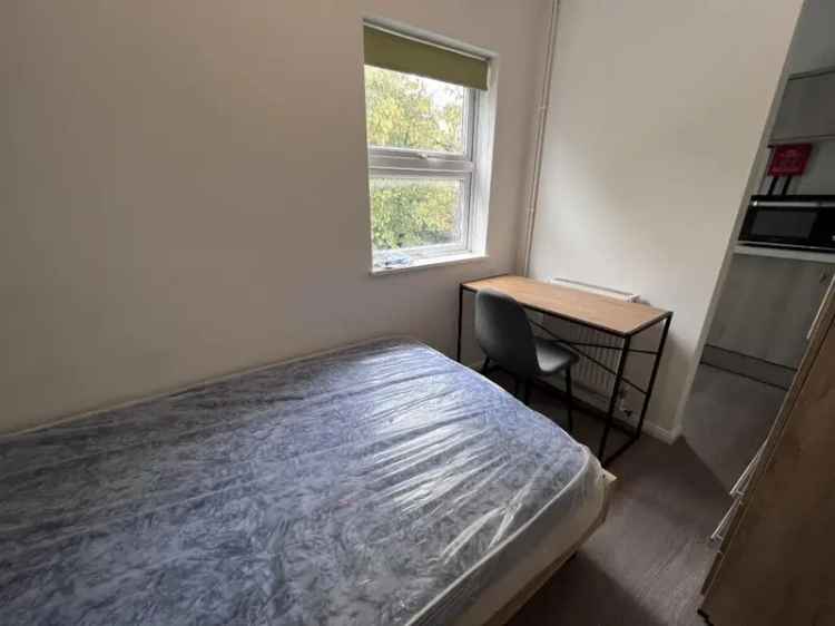 Studio Flat near Bath Train Station - Utilities & Wifi Included