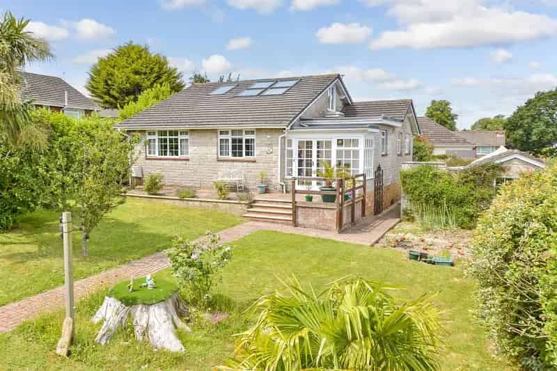 3 Bedroom Chalet for Sale Panoramic Solent Views