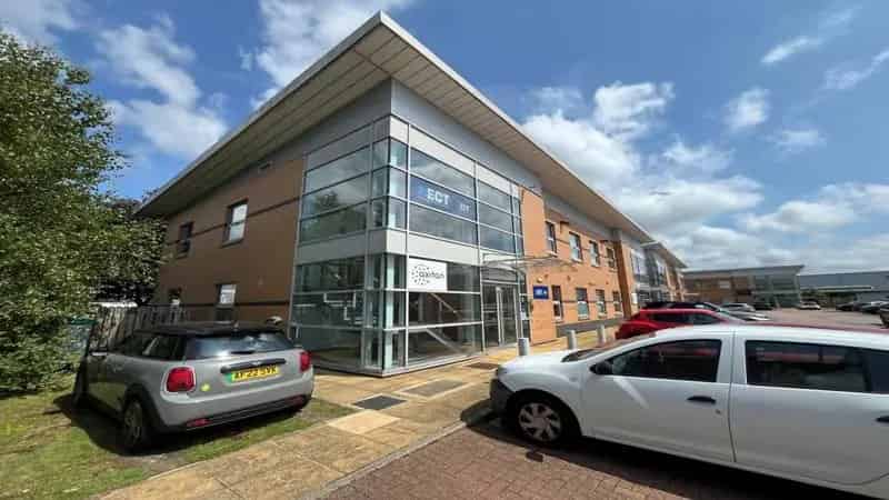 Office Laboratory Investment Opportunity in Stevenage