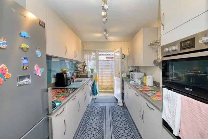 2 Bedroom Detached Bungalow House to Rent
