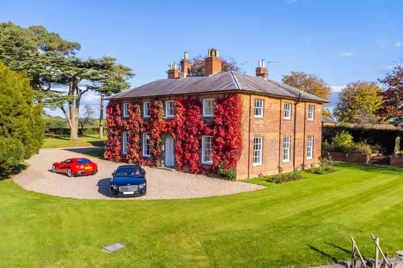 Stunning Grade II Listed 5-Bedroom Country House