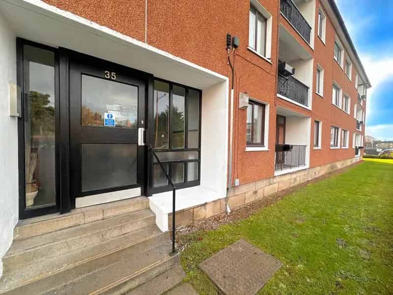 3 Bedroom Apartment for Sale in Glasgow Southside