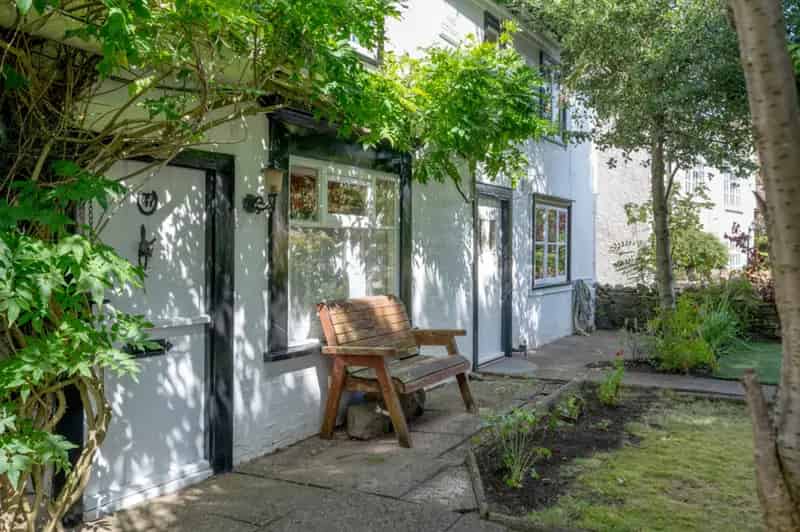 5 Bedroom Detached Cottage Rothley Requiring Modernisation