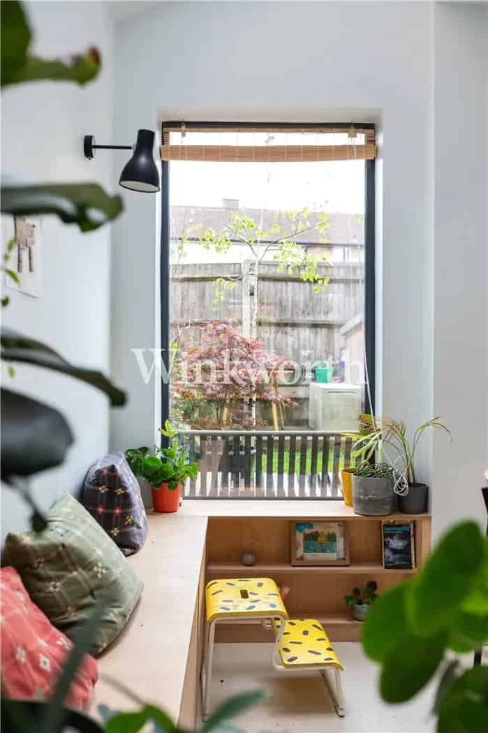 4 bedroom house in London