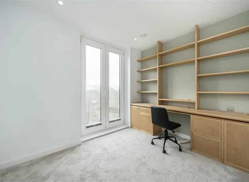 3 Bed 2 Bath Split Level Apartment Near Deptford Station