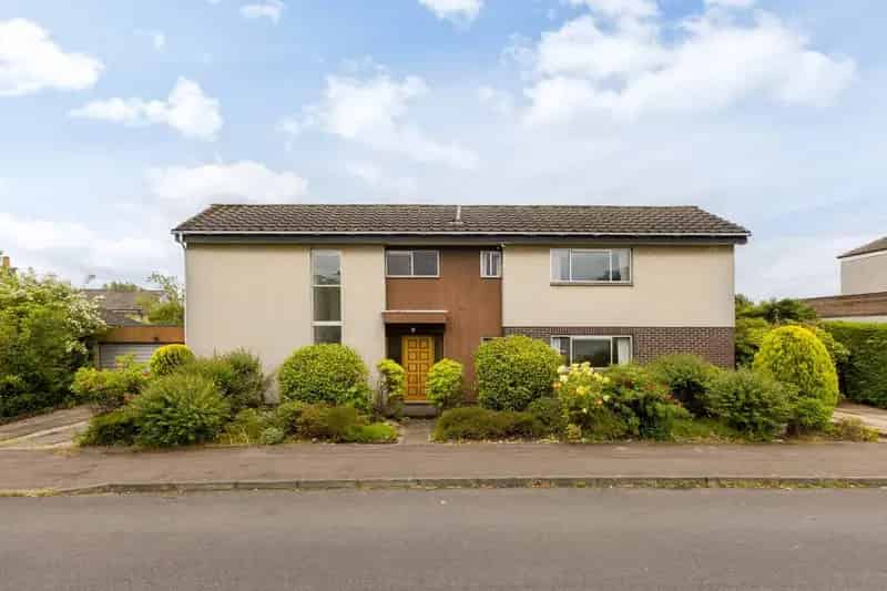 5 Bedroom Detached House for Sale in Edinburgh