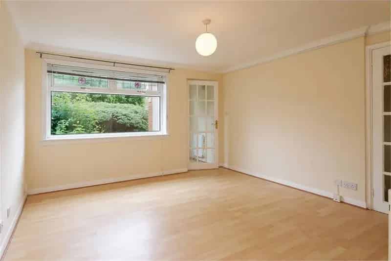 1 Bed Ground Floor Flat Summerston