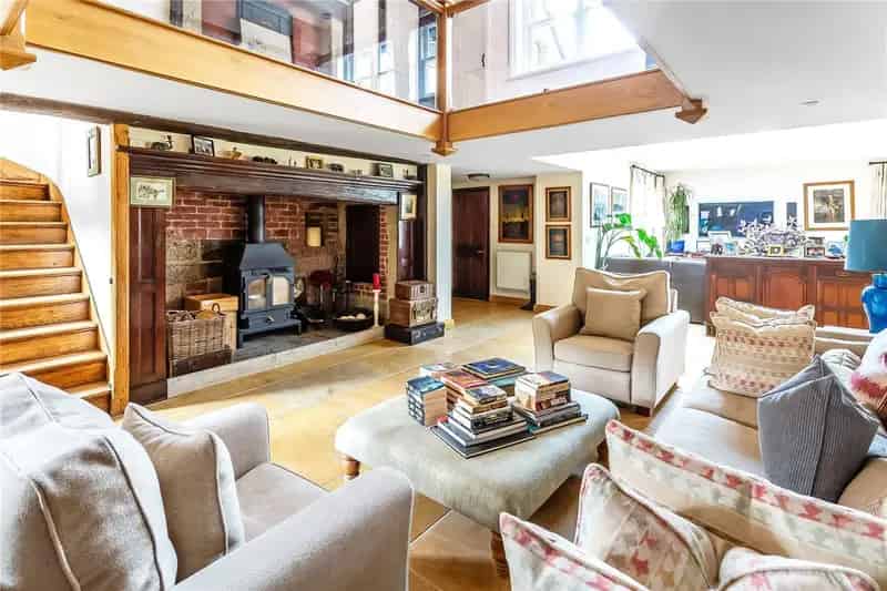 5 Bedroom Detached House for Sale in Turners Hill