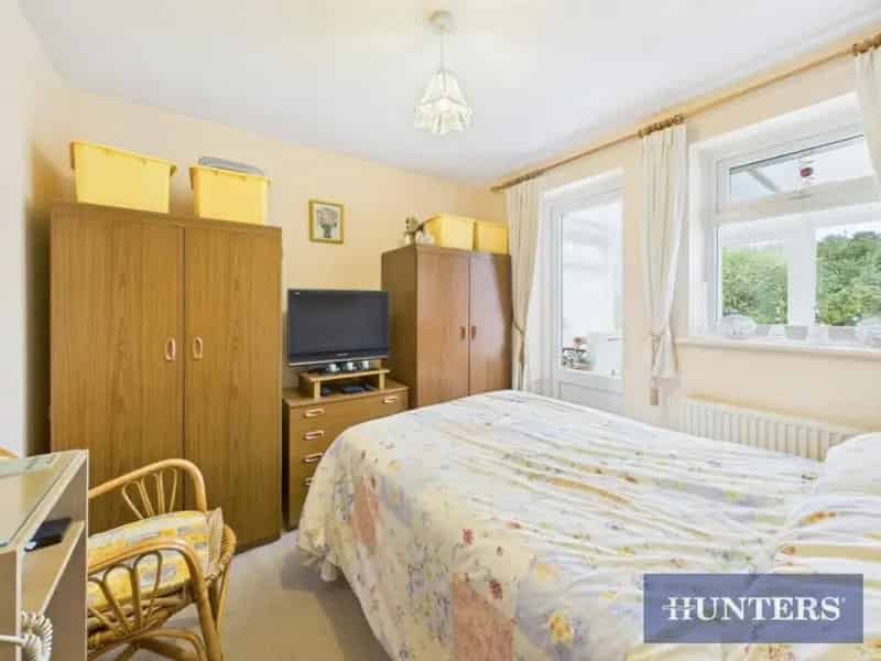 2 bed house for sale