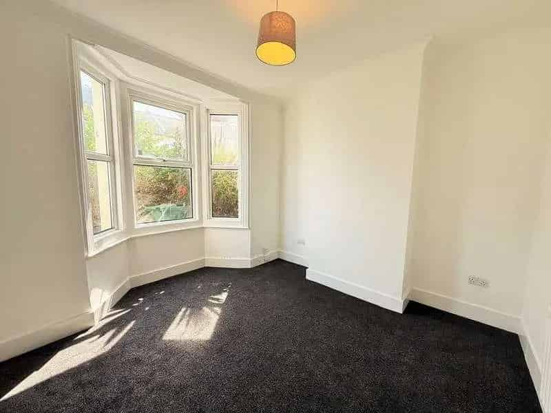 3 Bed House for Sale in Poets Corner Hove