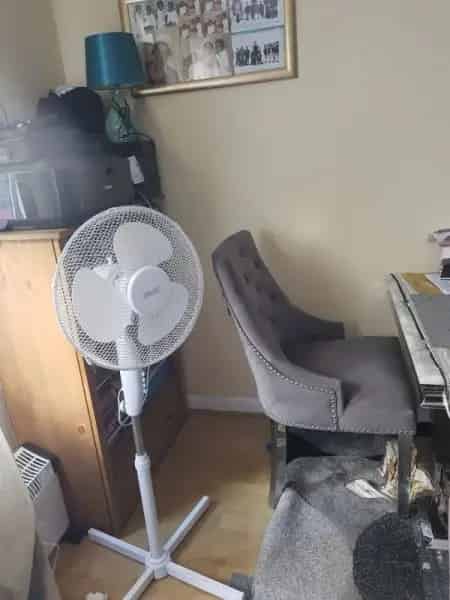 2 Bed House with Kitchen Lounge Diner and Combined Bathroom