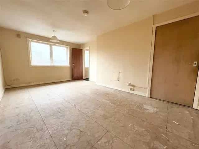 2 Bedroom Flat For Sale Requiring Upgrading