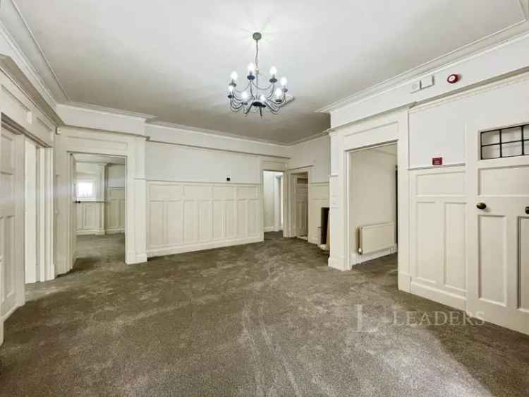 3 Bedroom Apartment Talbot Woods Ground Floor Parking Gardens