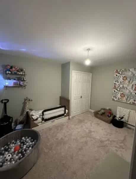 Large 2 Bed House with 2 Bathrooms and Garden