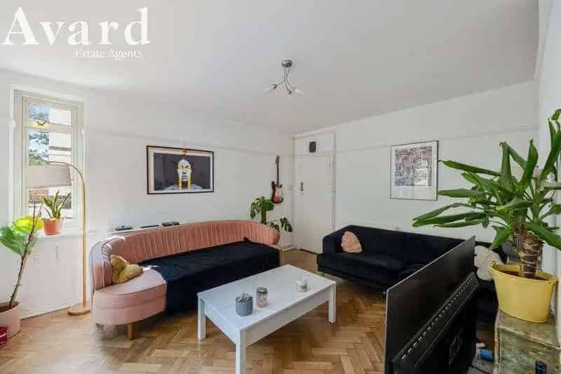 2 Bed Flat for Sale in Brighton's Golden Triangle
